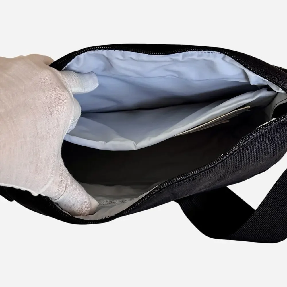 NWT Moleskine ID Collection Reporter Bag. Fits Devices 11” Black Water Resistant